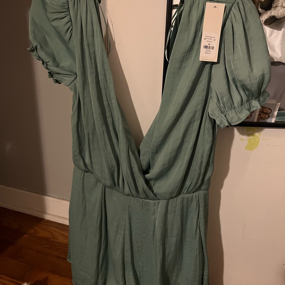 Francesca’s romper size small